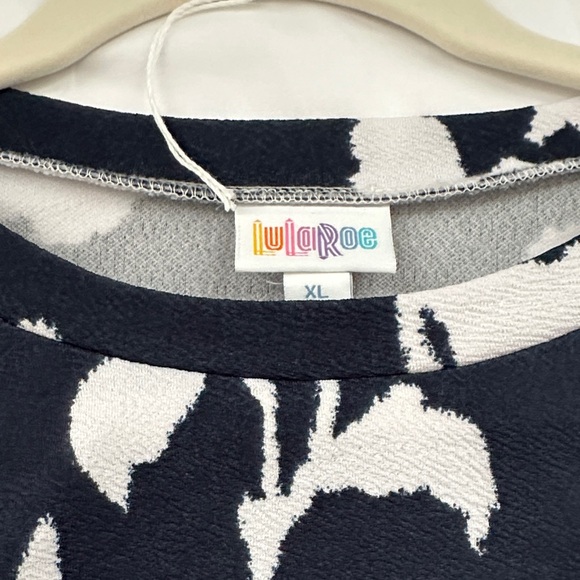 LuLaRoe Moriella Puff Sleeve Mixed Media Top Navy Blue White XL - Picture 5 of 6